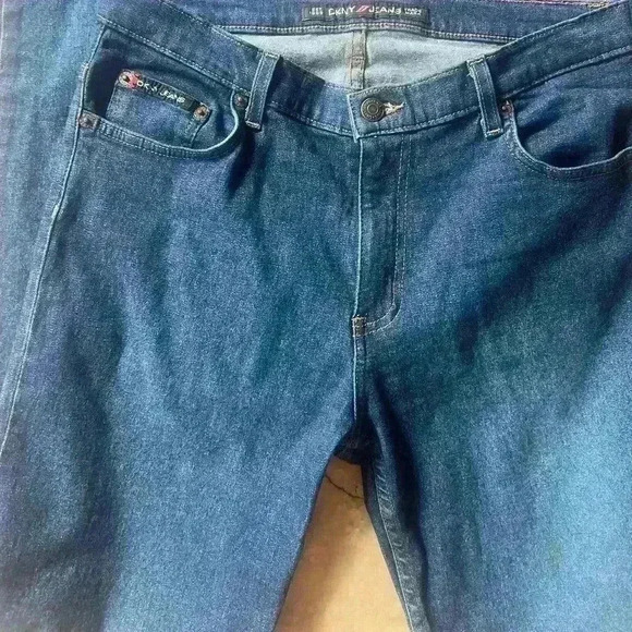 SOLD DKNY ladies jeans size 7 boot cut high rise excellence condition - Picture 7 of 8